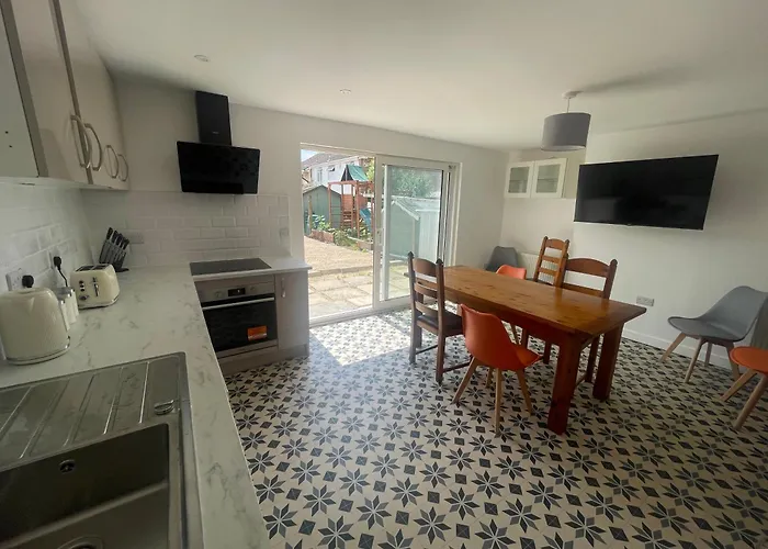 6 Bedroom House In Oxford