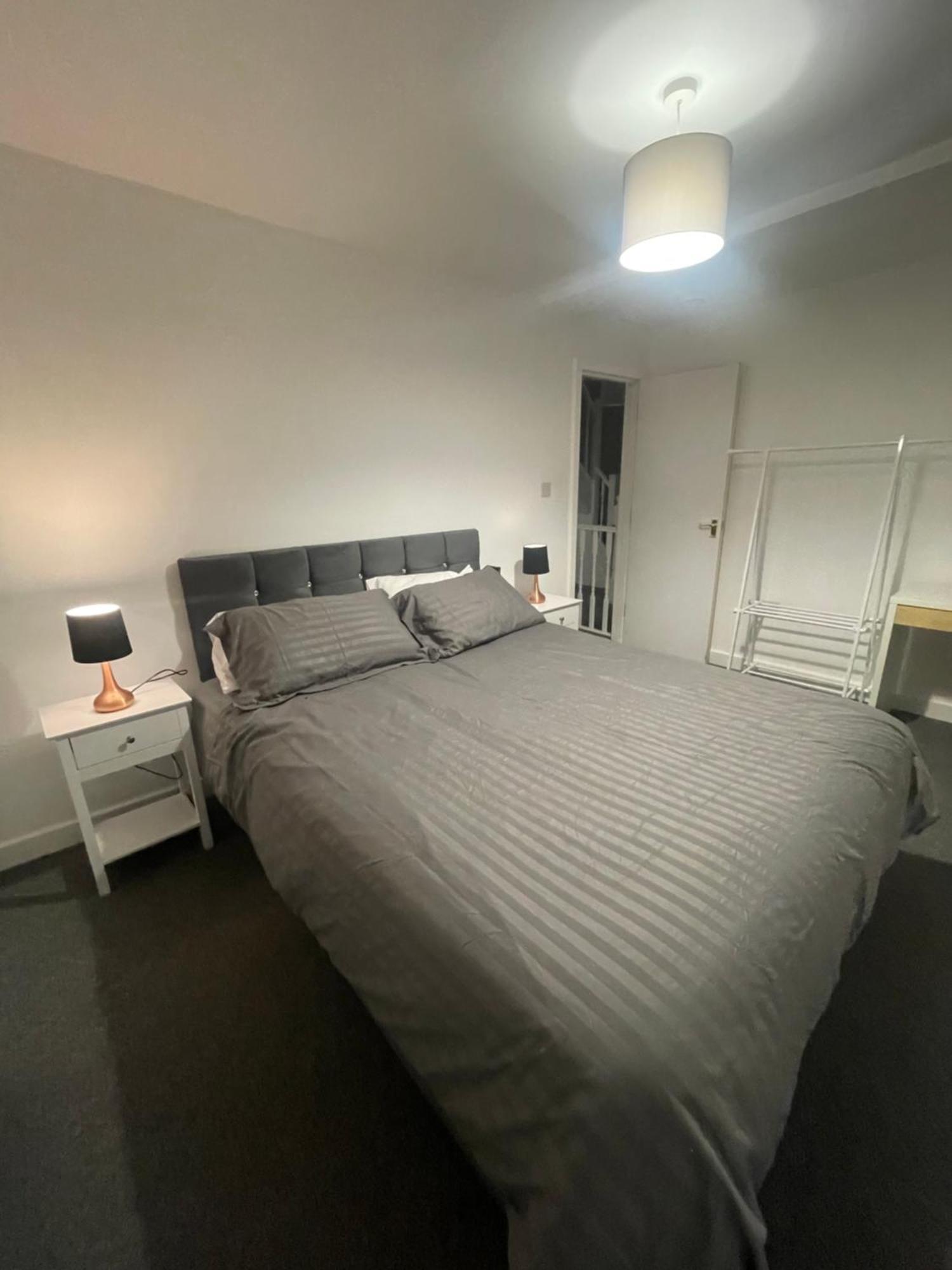 Vakantiehuis 6 Bedroom House In - Sleeps 12 *