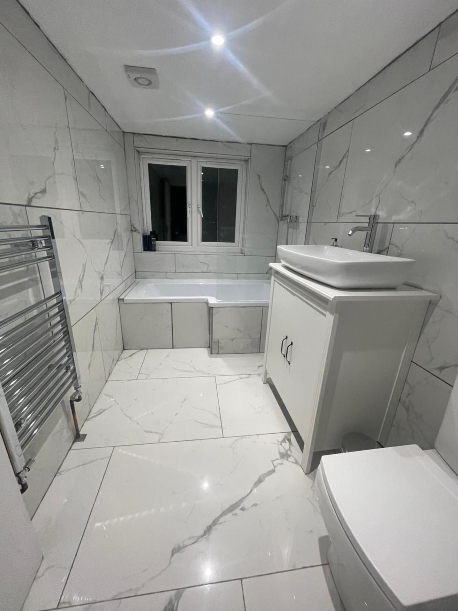 Vakantiehuis 6 Bedroom House In - Sleeps 12 *