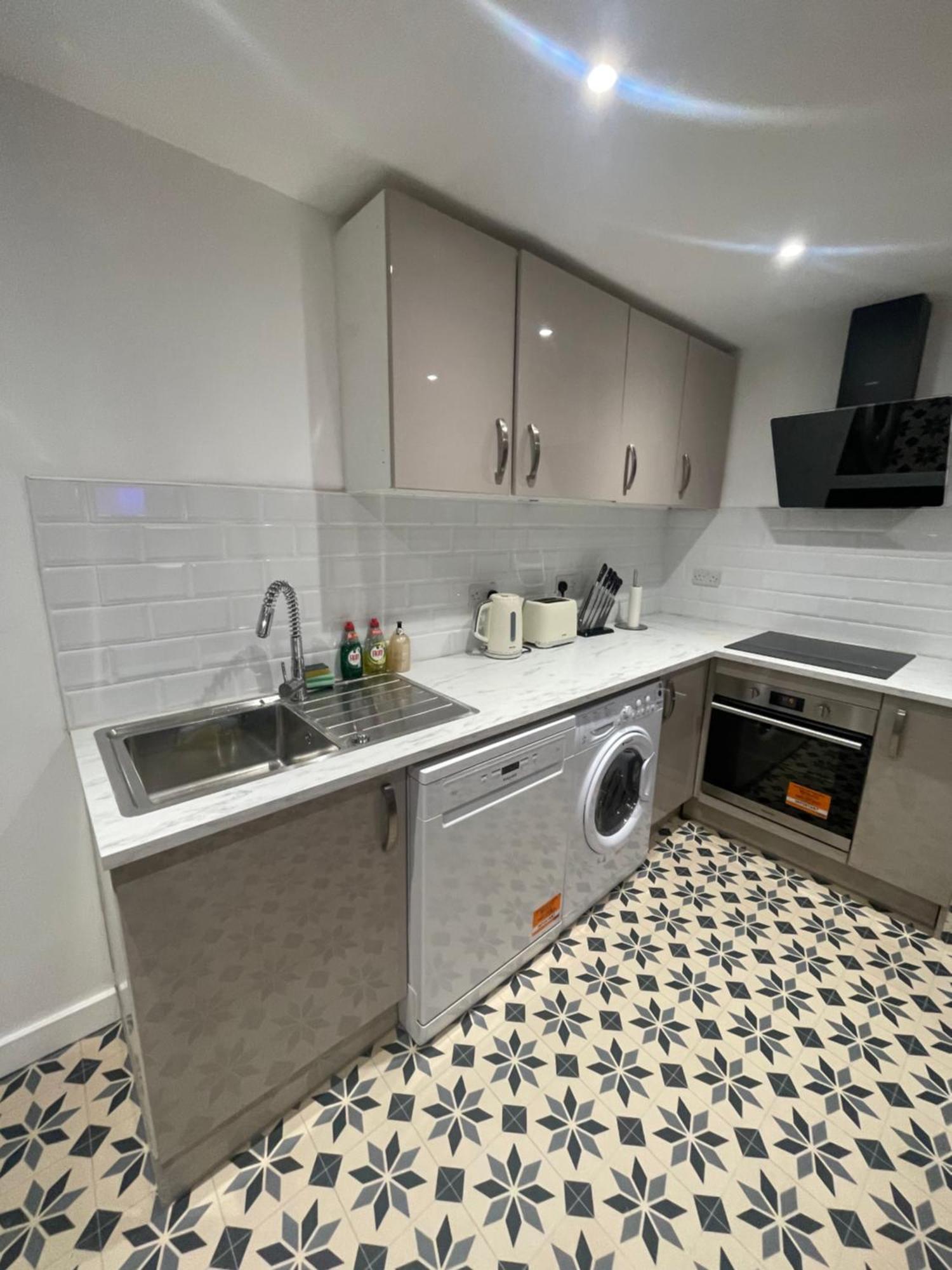 6 Bedroom House In - Sleeps 12 Vakantiehuis