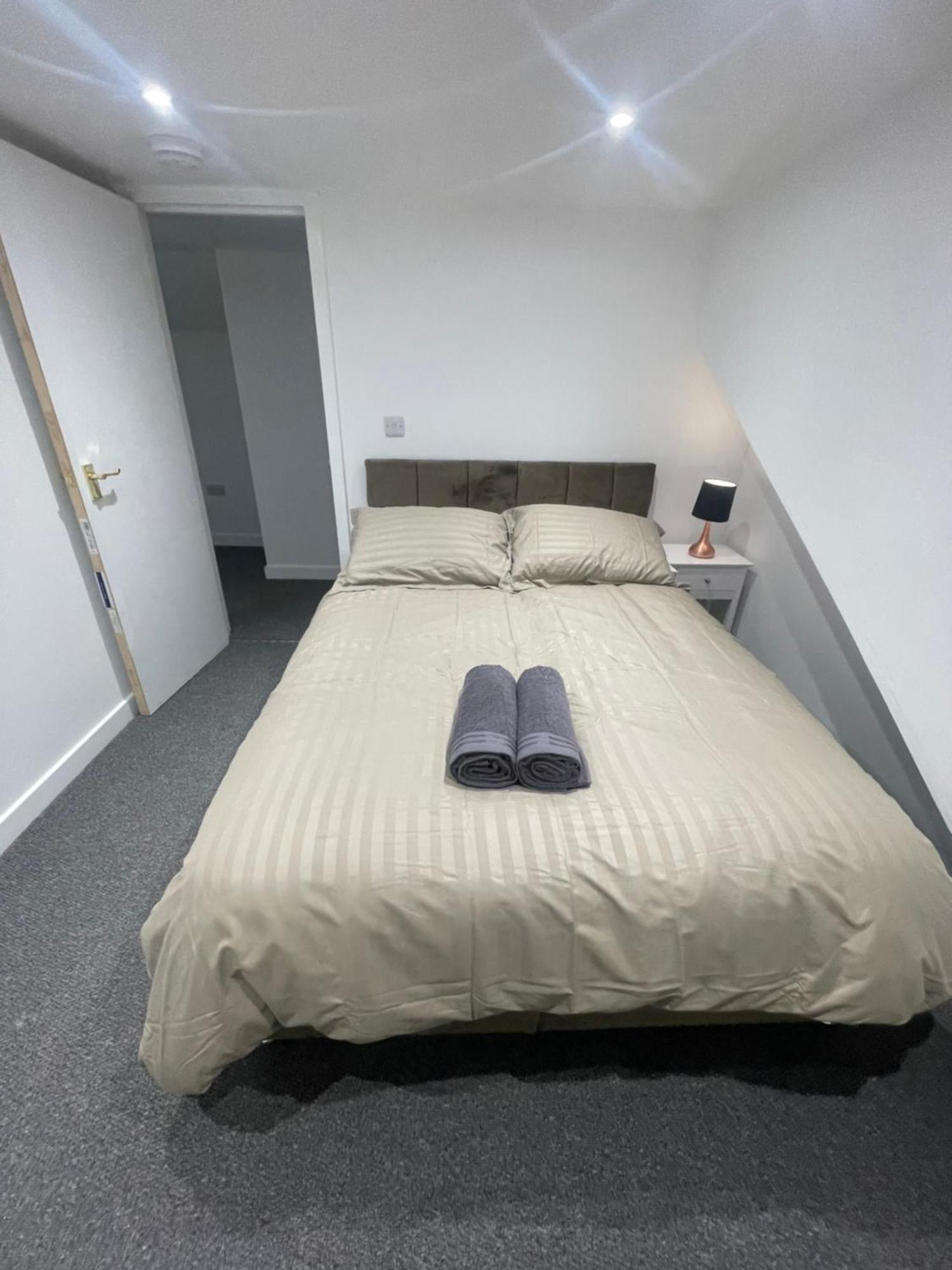 Vakantiehuis 6 Bedroom House In - Sleeps 12 *